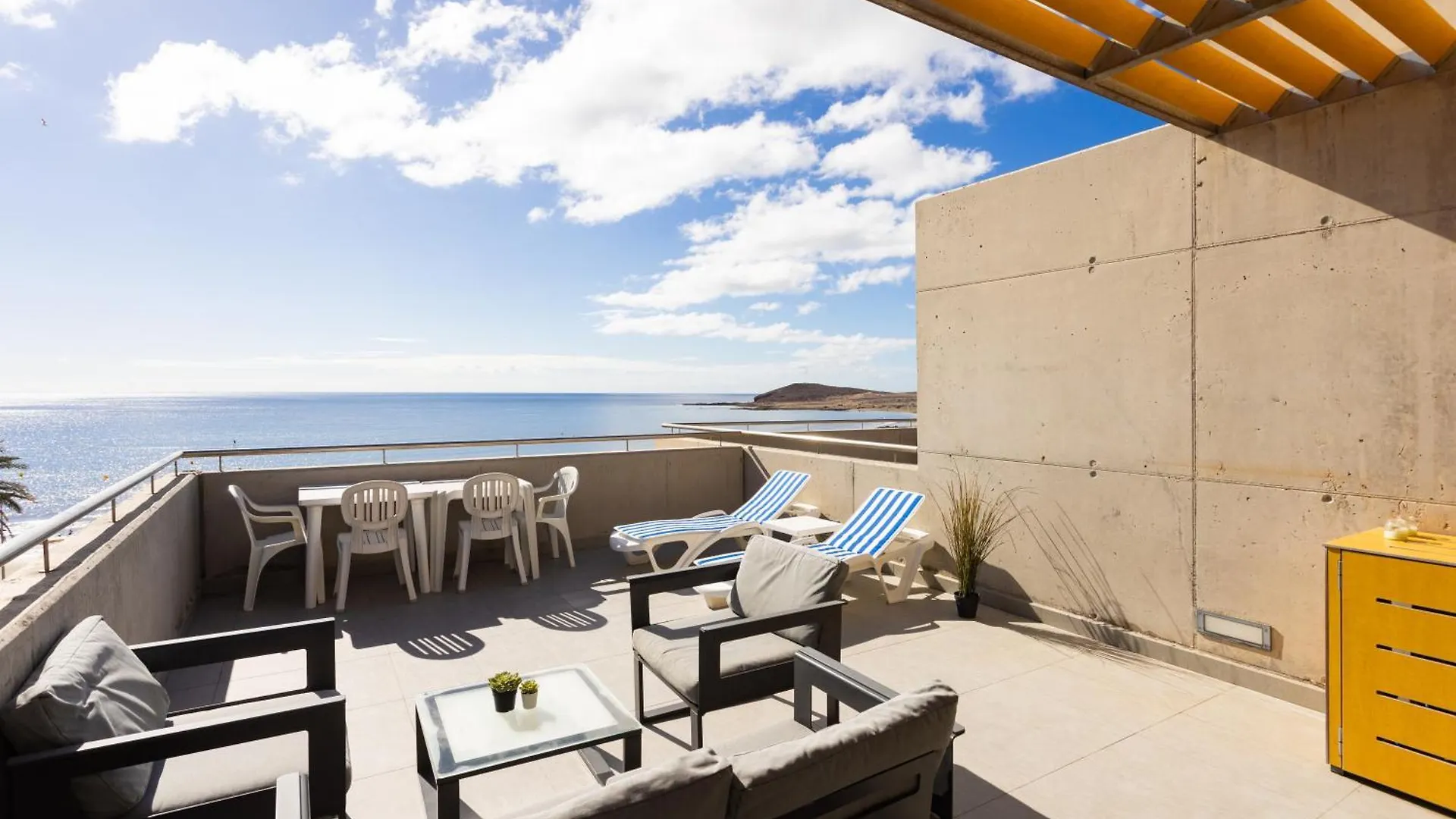 111 Médano Surf Beach Holiday Home by SUNKEYRENTS El Médano Spagna